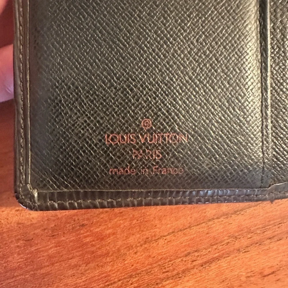 Louis Vuitton Black Epi Bi-Fold Wallet with Kiss lock